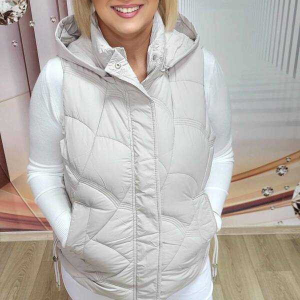 Kamizelka pikowana z kapturem