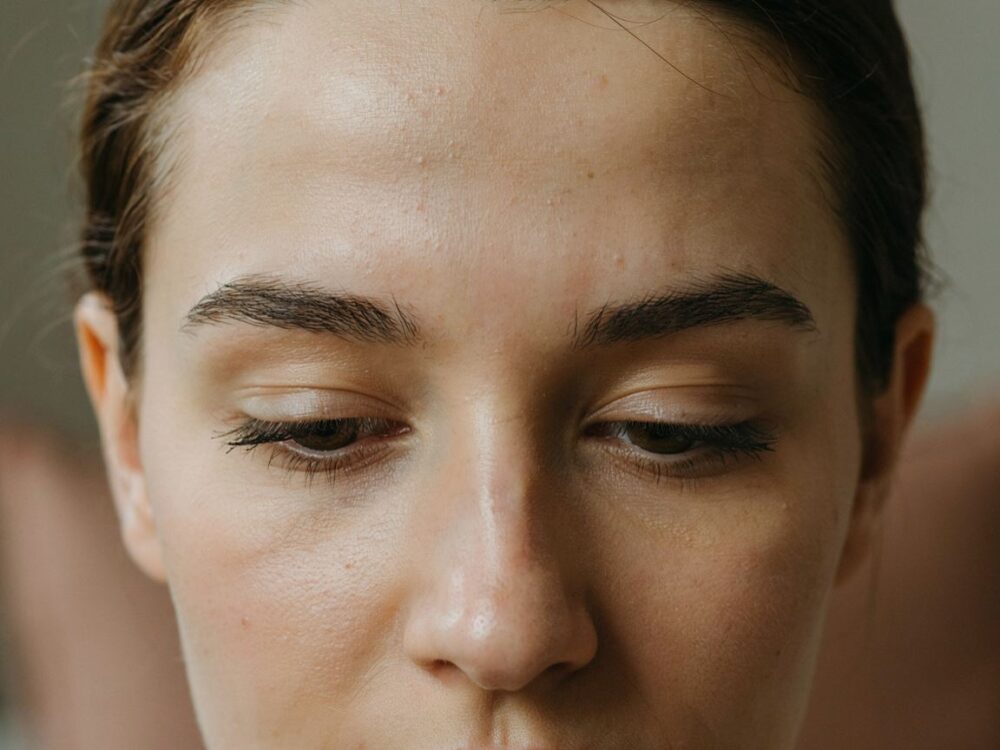 kawa i naturalne farbowanie brwi